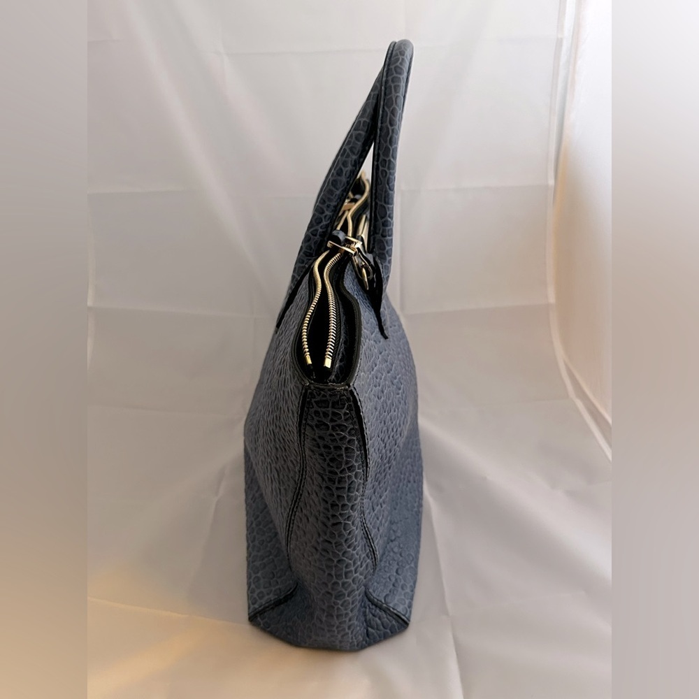 Burberry | Dewsbury Blue Leather Tote Bag - Picture 4 of 16